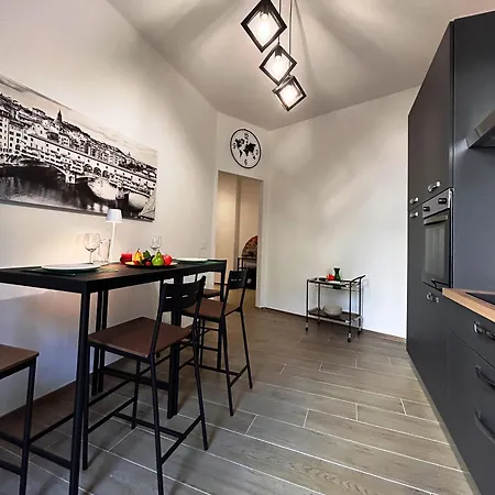 Domus *
